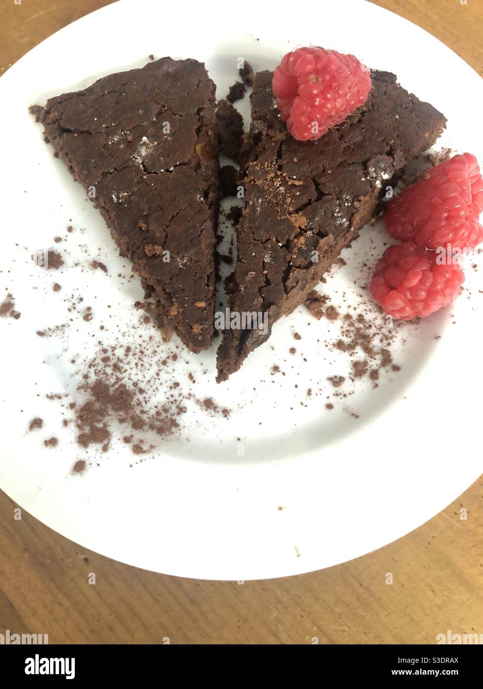 Torte au chocolat et aux haricots noirs avec des erreurs de goût Banque D'Images