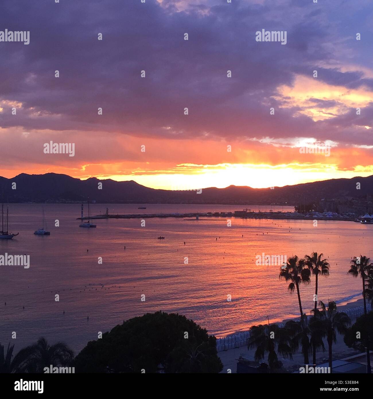 Coucher du soleil à Cannes Photo Stock - Alamy