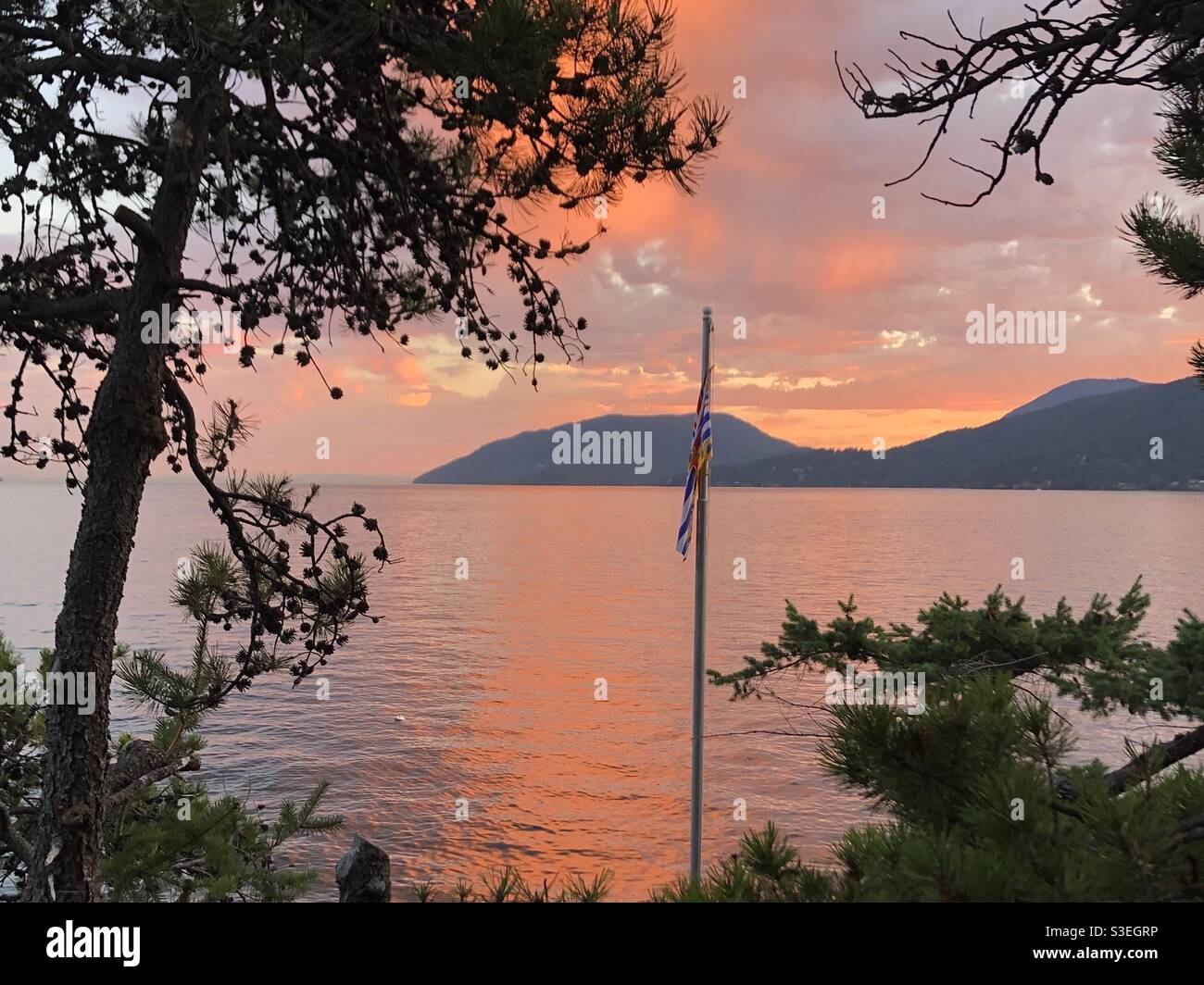 Coucher de soleil sur l'eau Banque D'Images