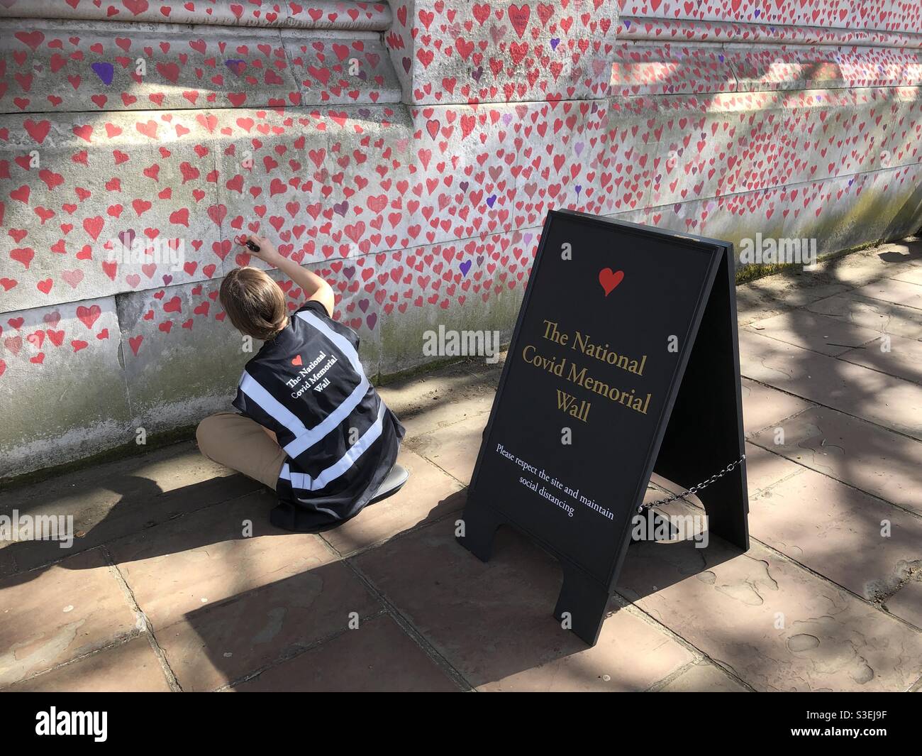 Le mur commémoratif national de la COVID - Image de stock capturée avec un smartphone