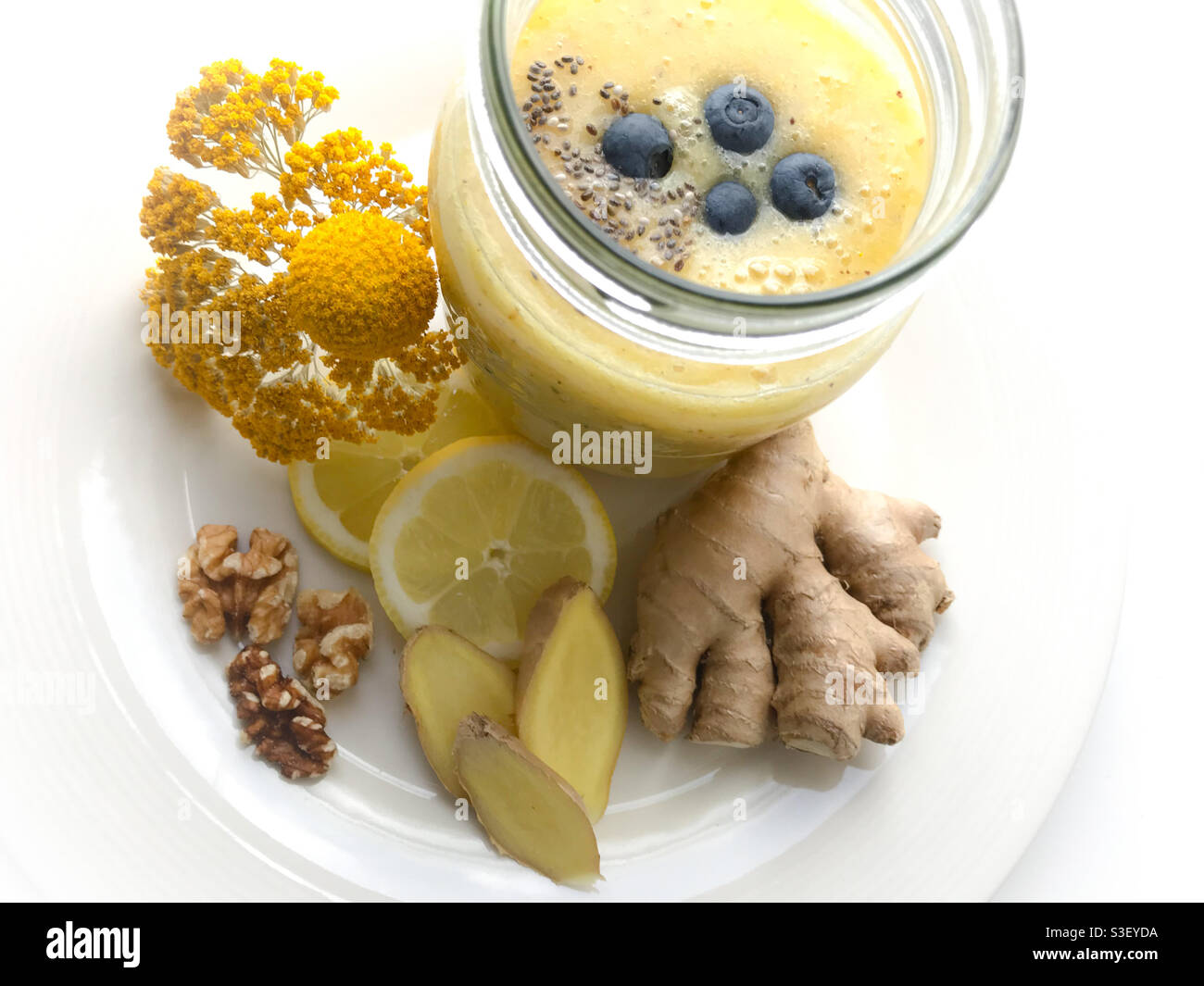 Banna, smoothie au citron et au gingembre - photogreffe alimentaire - Image de stock capturée avec un smartphone