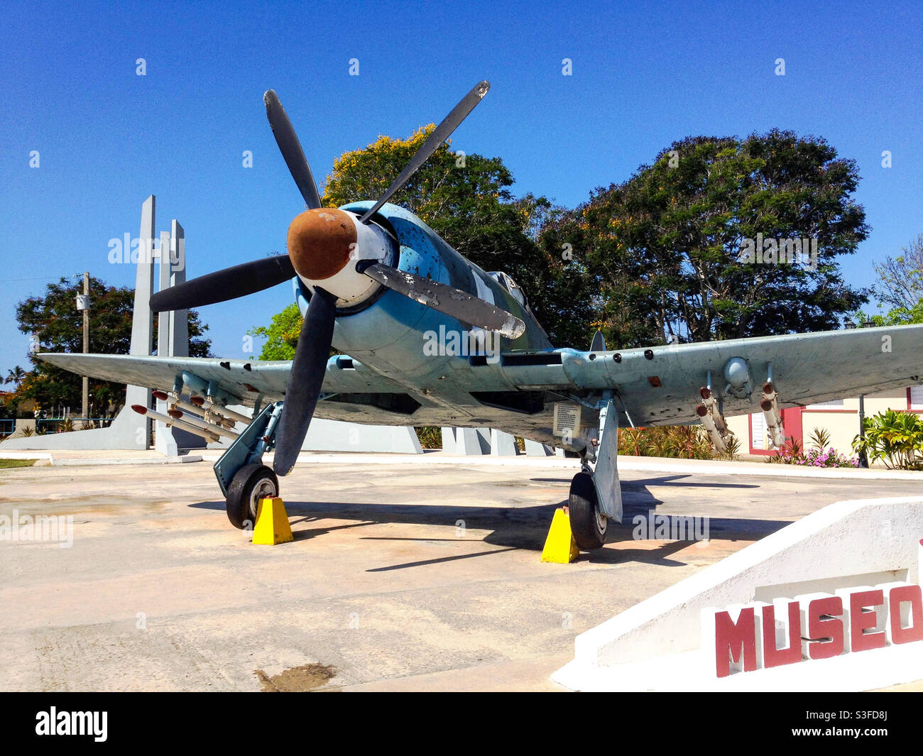 Avion de chasse British Hawker Sea Fury utilisé par l'armée de l'air cubaine au musée de la baie des cochons, Playa Giron, Cuba Banque D'Images