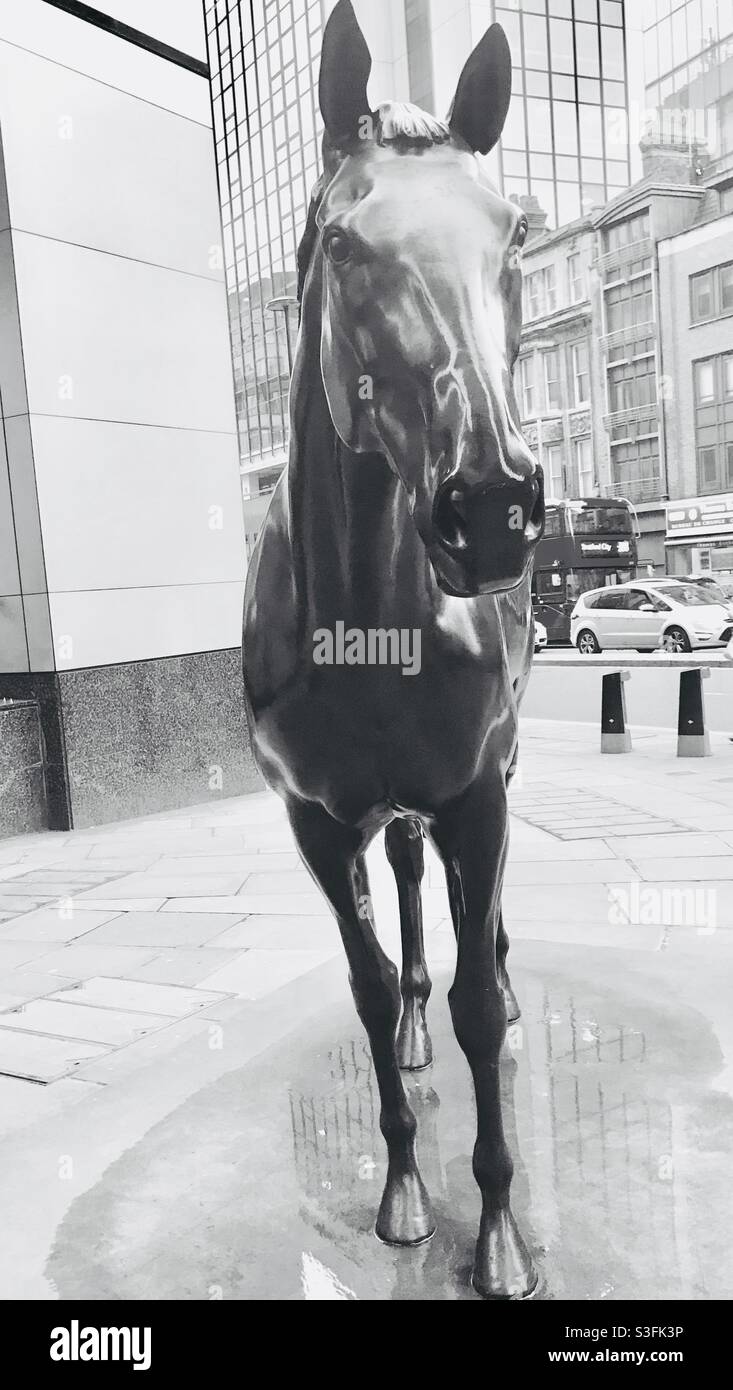 Statue de cheval en noir et blanc Banque D'Images