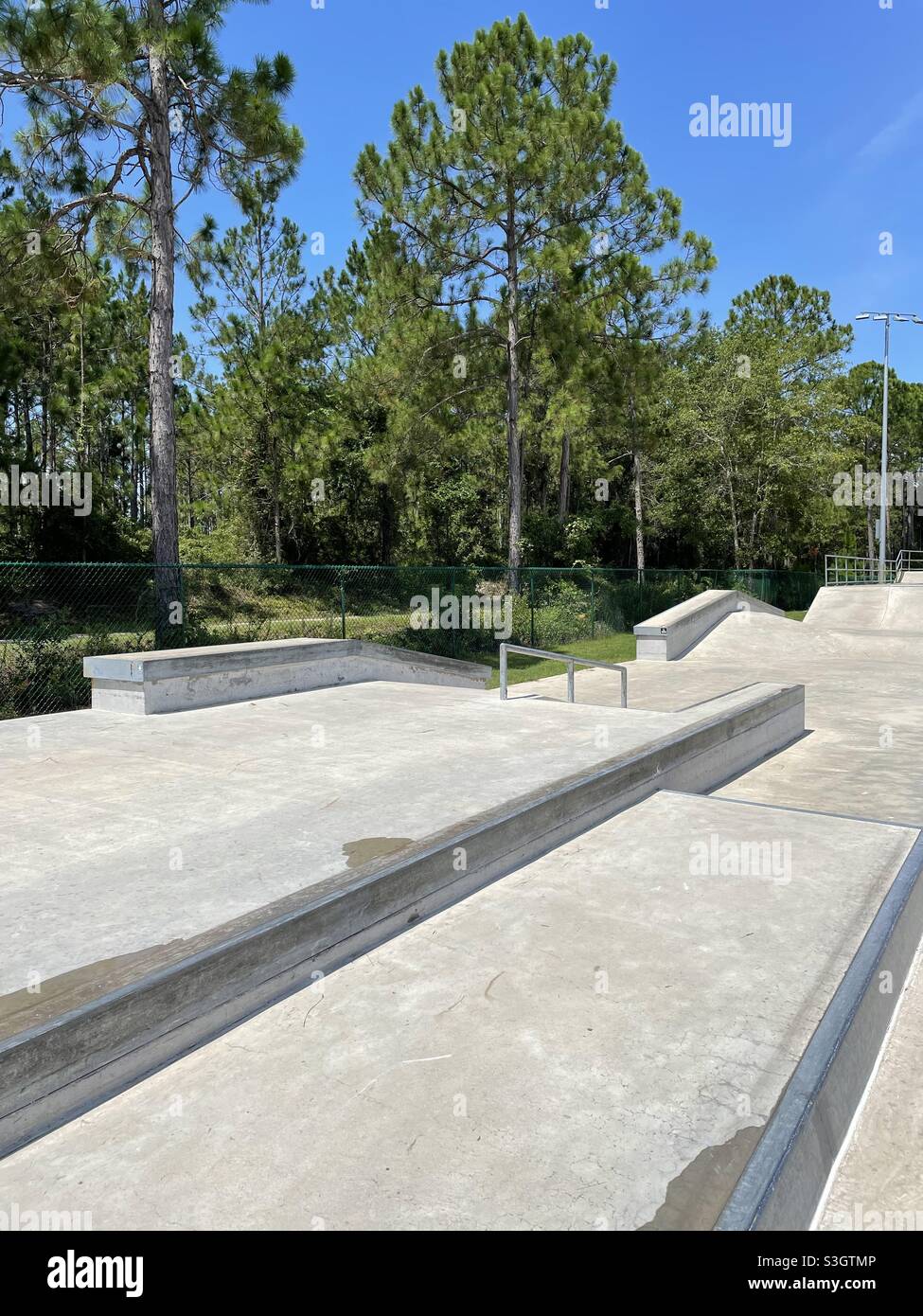 Parc de skateboard extérieur - Image de stock capturée avec un smartphone