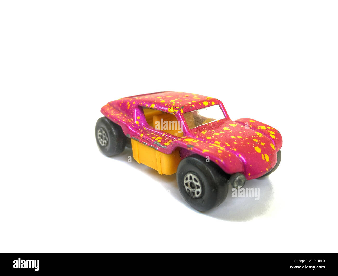 Voiture de plage en peluche rose de boîte d'allumettes Banque D'Images