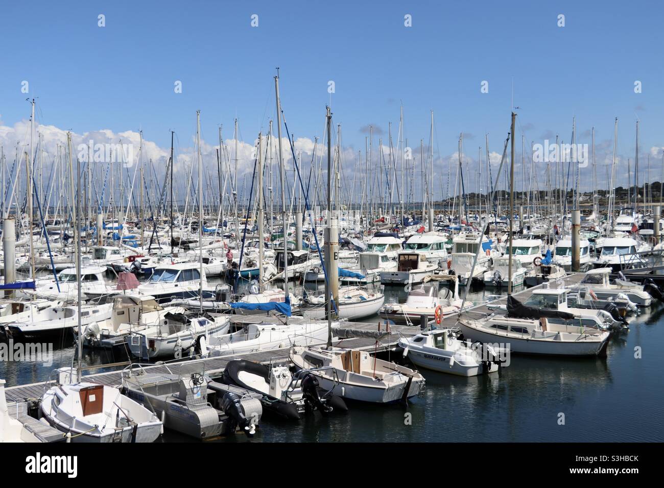 Le beau port de Piriac sur Mer en Loire Atlantique, France, à l'été 2021 Banque D'Images