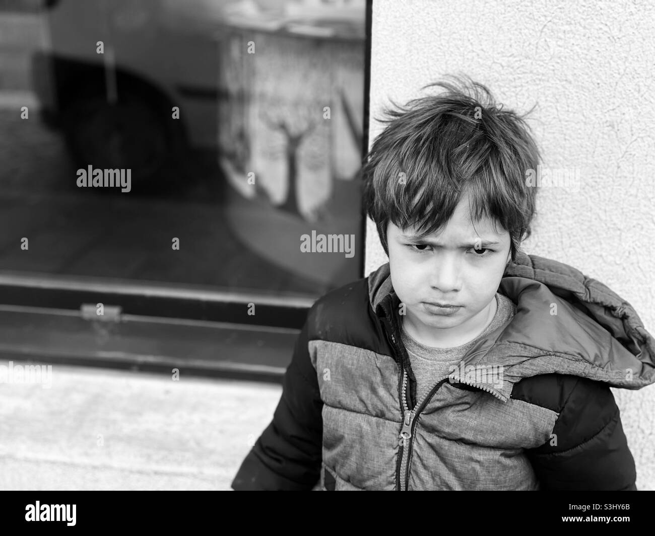 Les enfants en colère - Image de stock capturée avec un smartphone