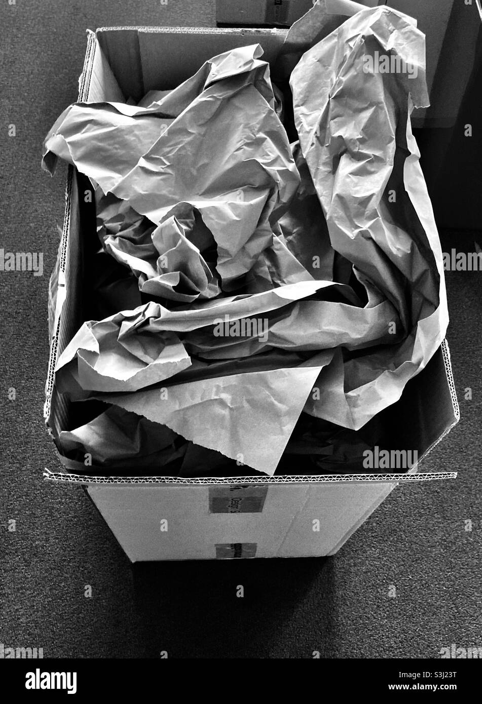 boîte de papier froissé - Image de stock capturée avec un smartphone