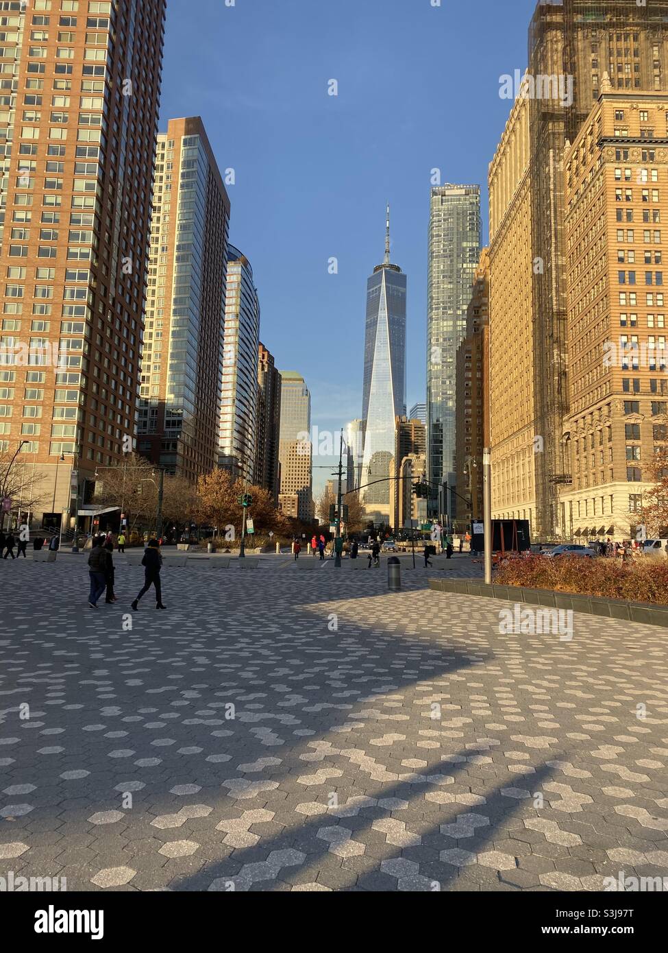 Tour de la liberté, One World Trade Center New York par une journée ensoleillée. Photo prise en décembre 2019. - Image de stock capturée avec un smartphone