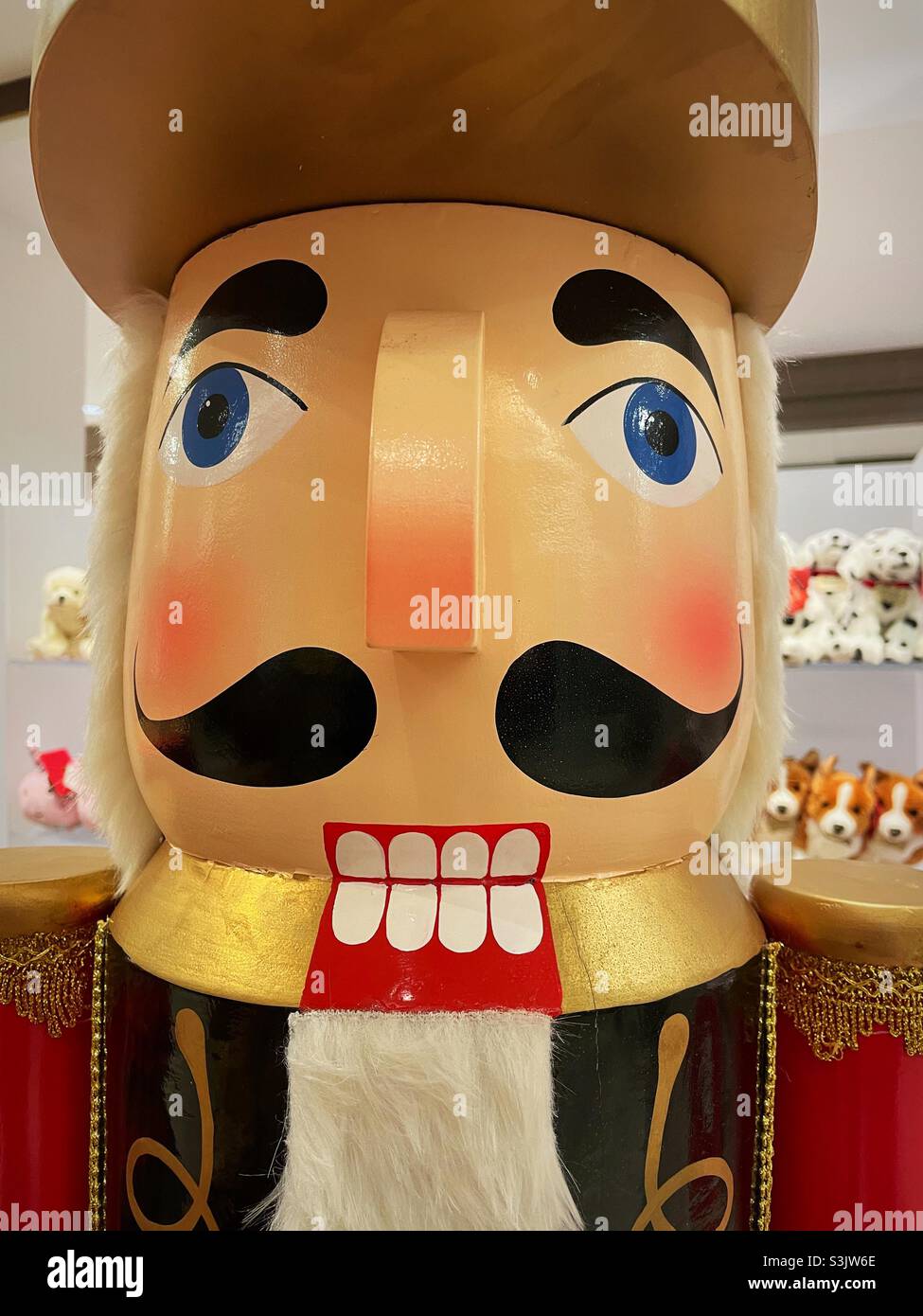 Le casse-noisette soldat de jouet est un favori de la saison des fêtes, les États-Unis - Image de stock capturée avec un smartphone