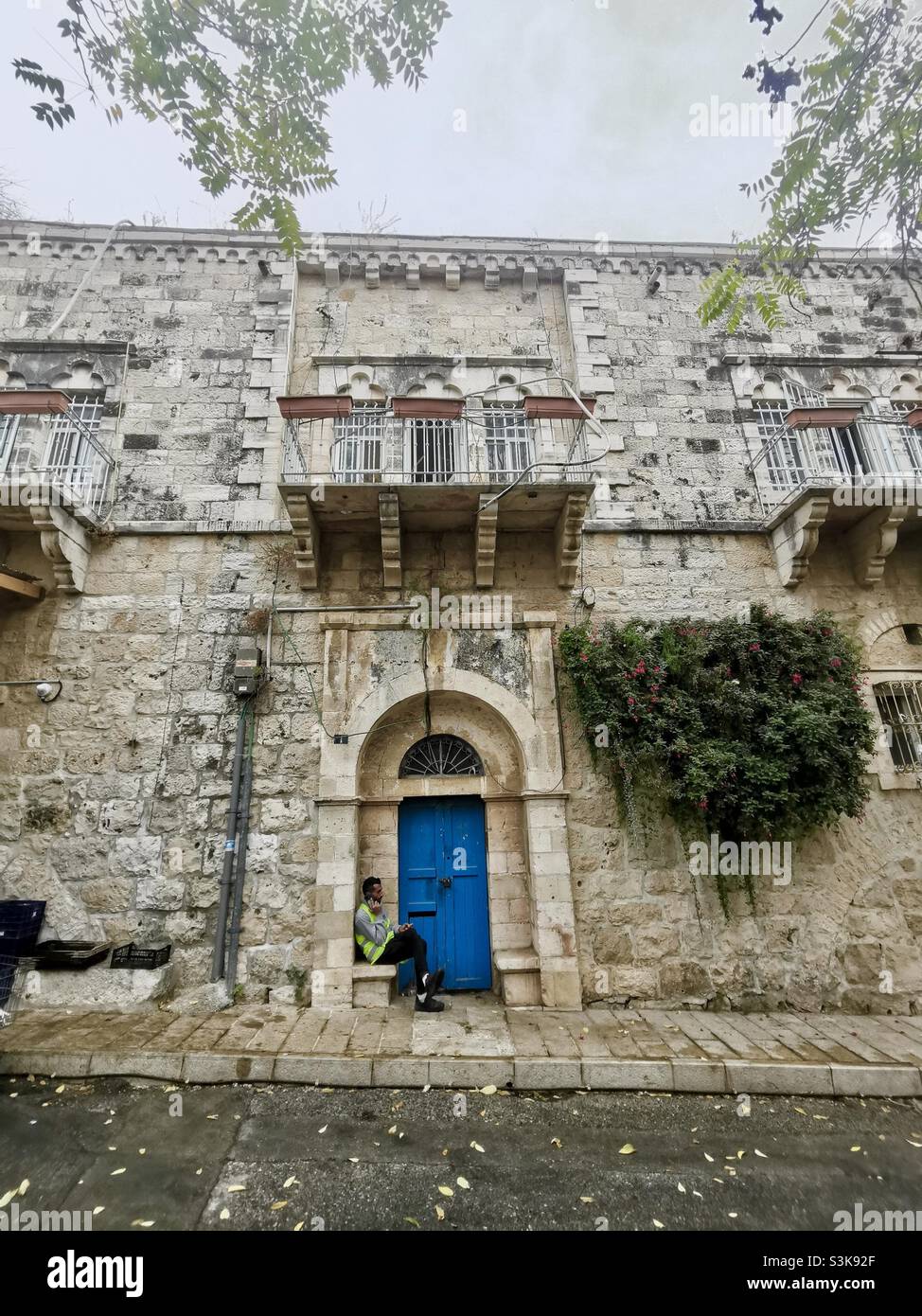 Beaux vieux bâtiments à Ein Kerem près de Jérusalem, Israël. Banque D'Images