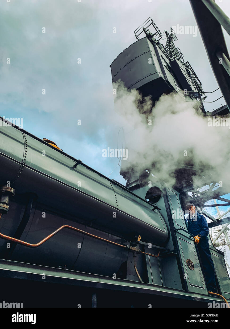 Train à vapeur à l'extérieur du bassin Bristol - Image de stock capturée avec un smartphone