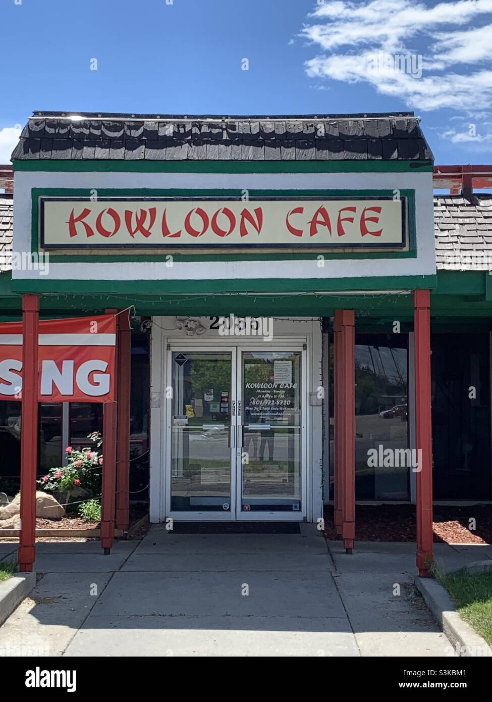 Le Kowloon Cafe, situé dans West Valley City, Utah, est un restaurant chinois américain préféré de la communauté locale depuis 60 ans, mais il ferme malheureusement ses portes. Banque D'Images