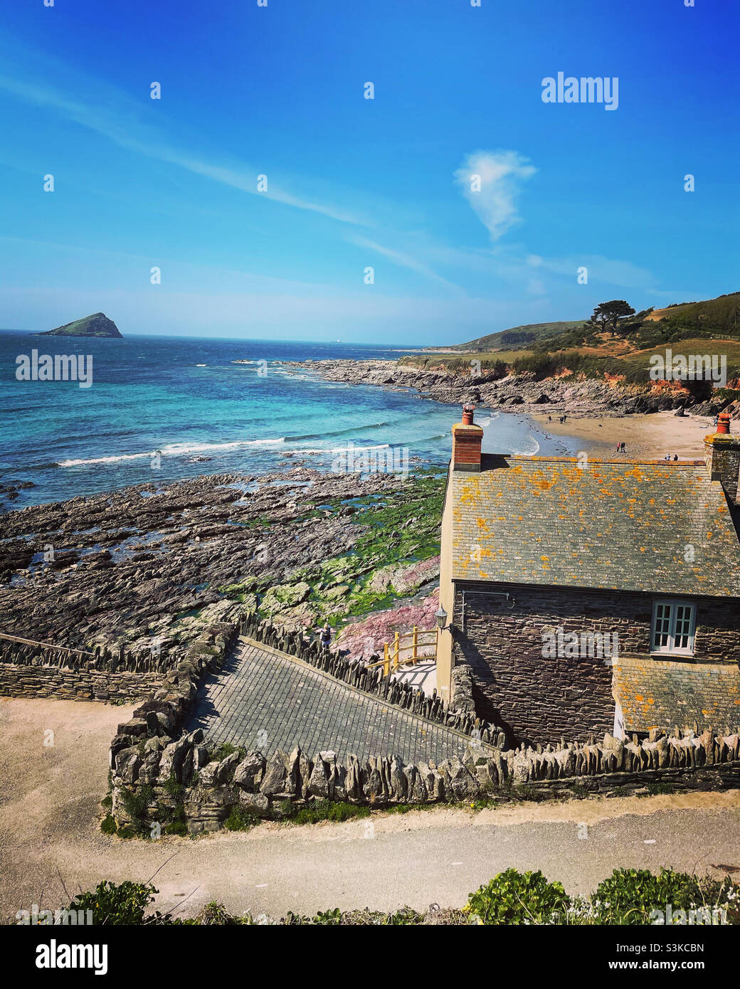 Journée ensoleillée sur la plage de Wembury Banque D'Images