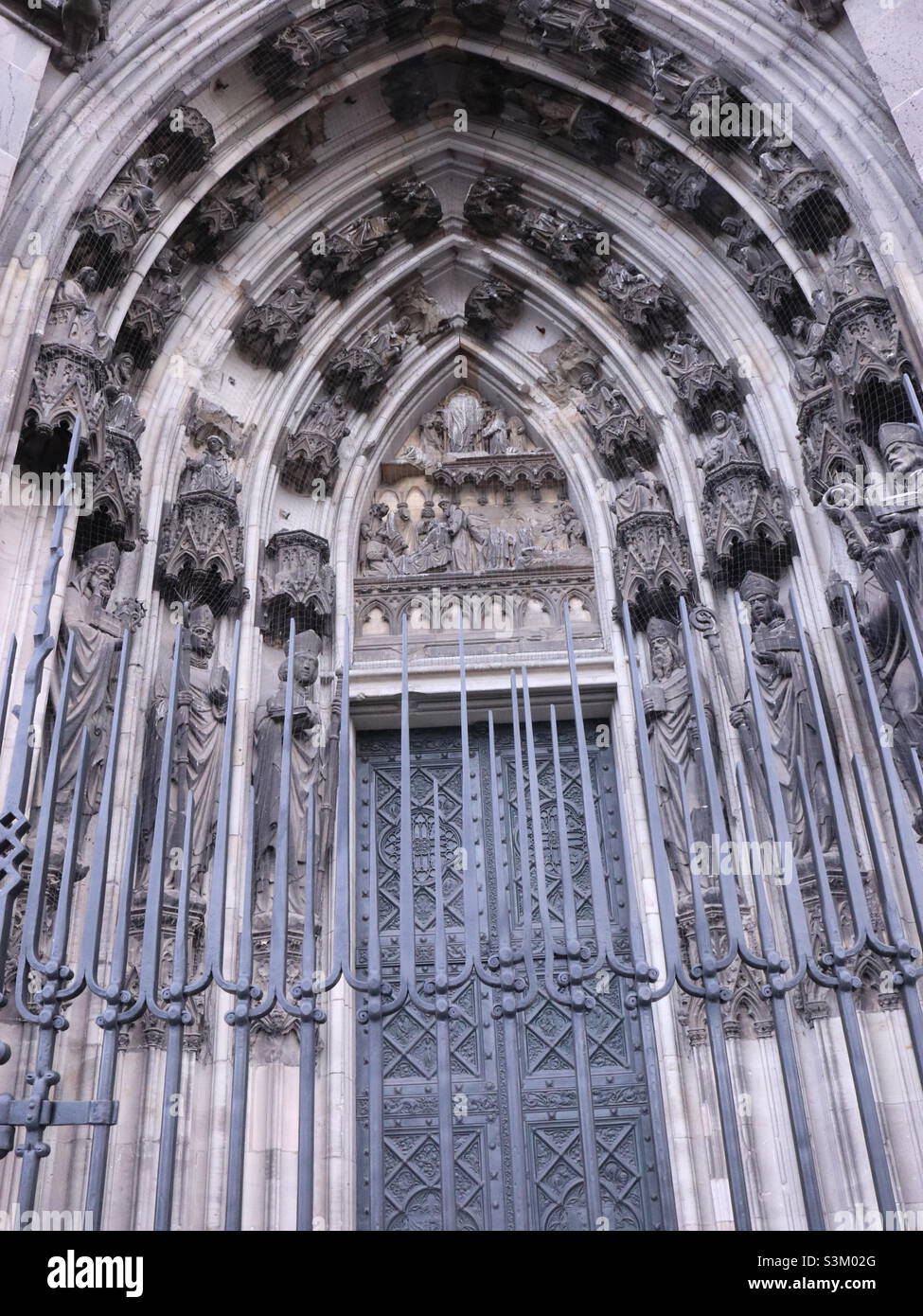 Entrée de la cathédrale de Cologne - Image de stock capturée avec un smartphone