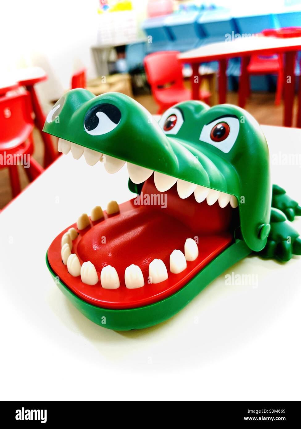 Crocodile dentist Banque de photographies et d'images à haute résolution -  Alamy