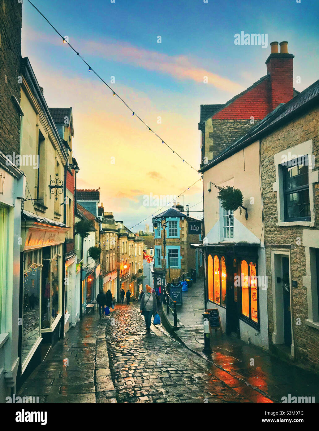 Shopping de Noël sur St Catherine's Hill, Frome, Somerset - Image de stock capturée avec un smartphone