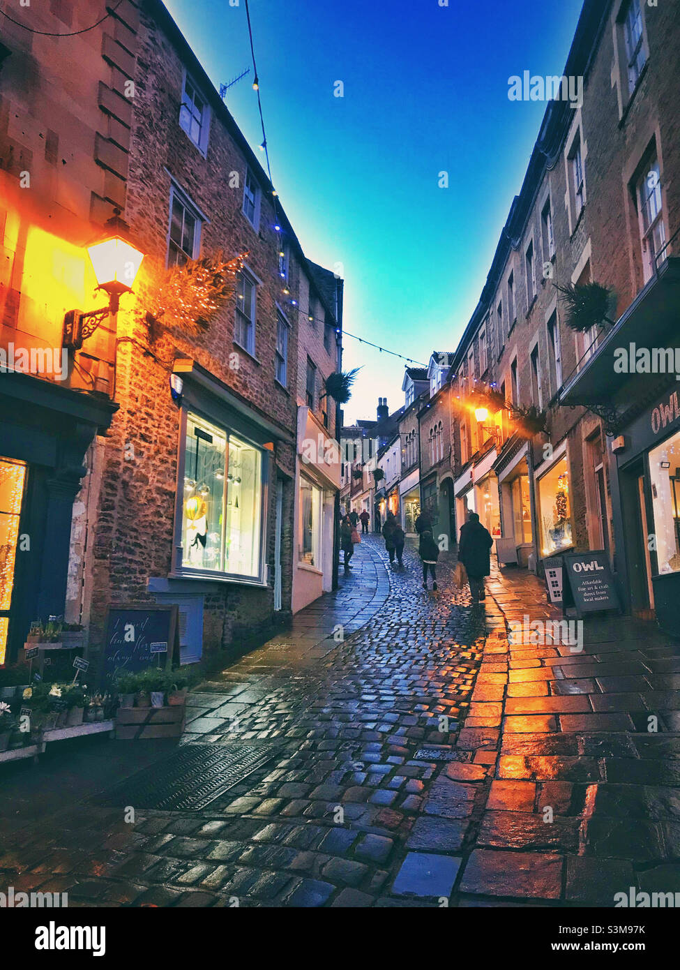 Shopping de Noël sur St. Catherine’s Hill, Frome, Somerset - Image de stock capturée avec un smartphone