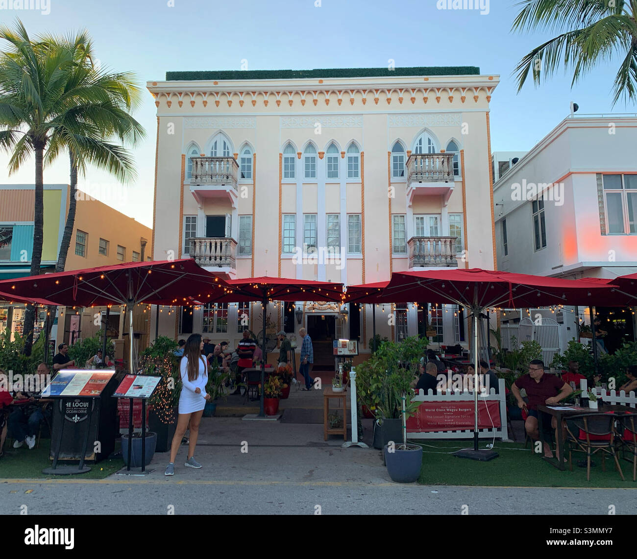 Décembre 2021, The Locust Bar and Restaurant, Ocean Drive, South Beach, Miami Beach, Floride,États-Unis, Amérique du Nord Banque D'Images