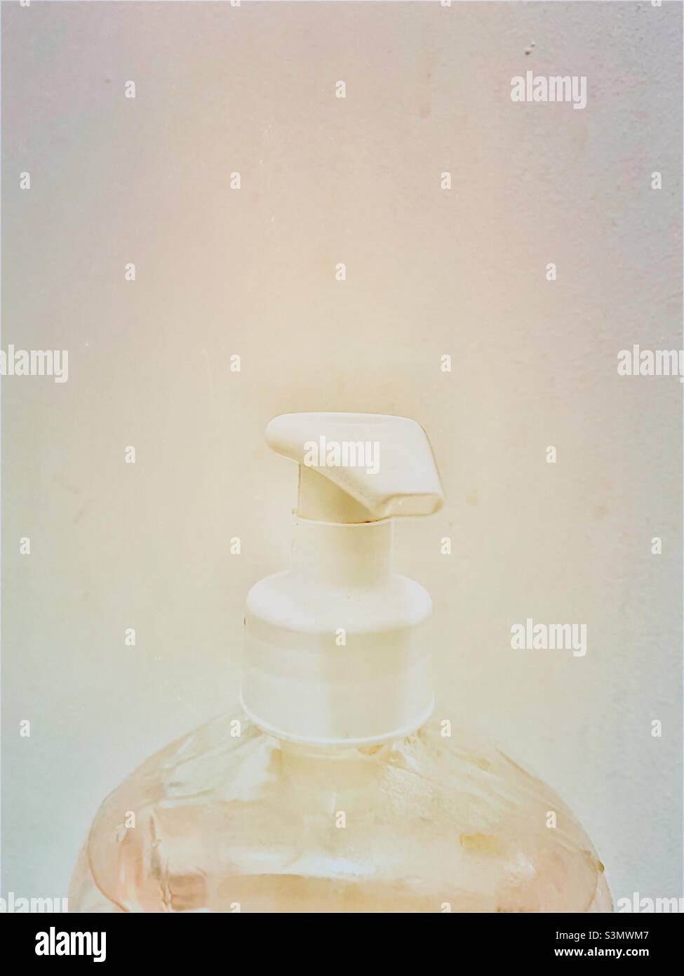 Distributeur de savon liquide - Image de stock capturée avec un smartphone