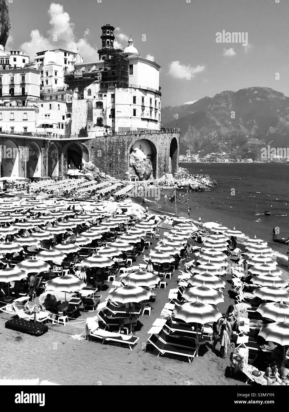 L'été sur la côte amalfitaine en Italie. - Image de stock capturée avec un smartphone
