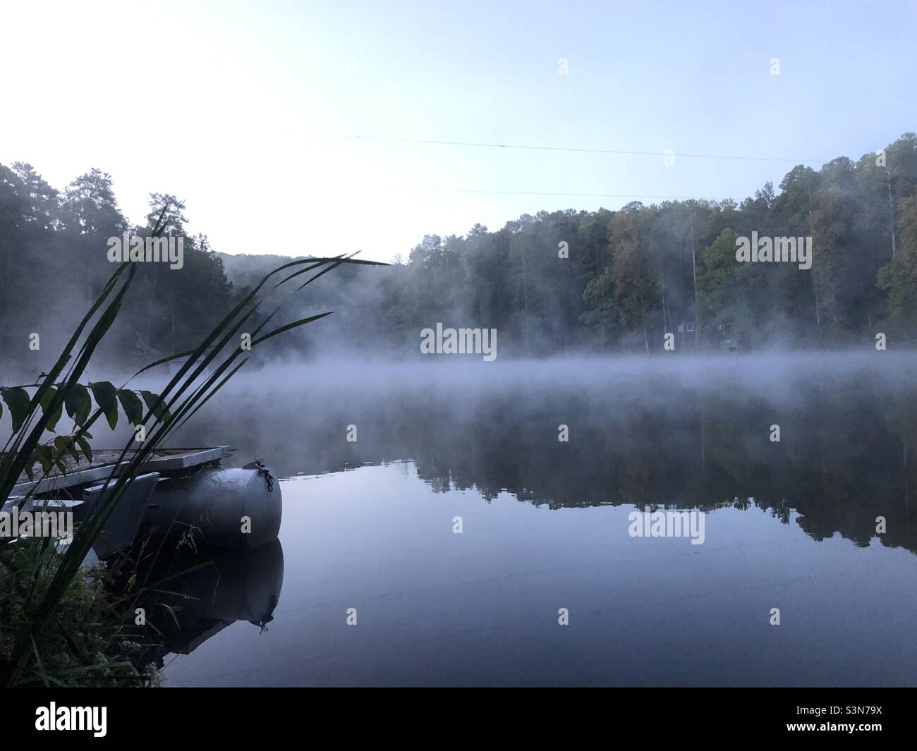 Brouillard du lac de Géorgie Banque D'Images