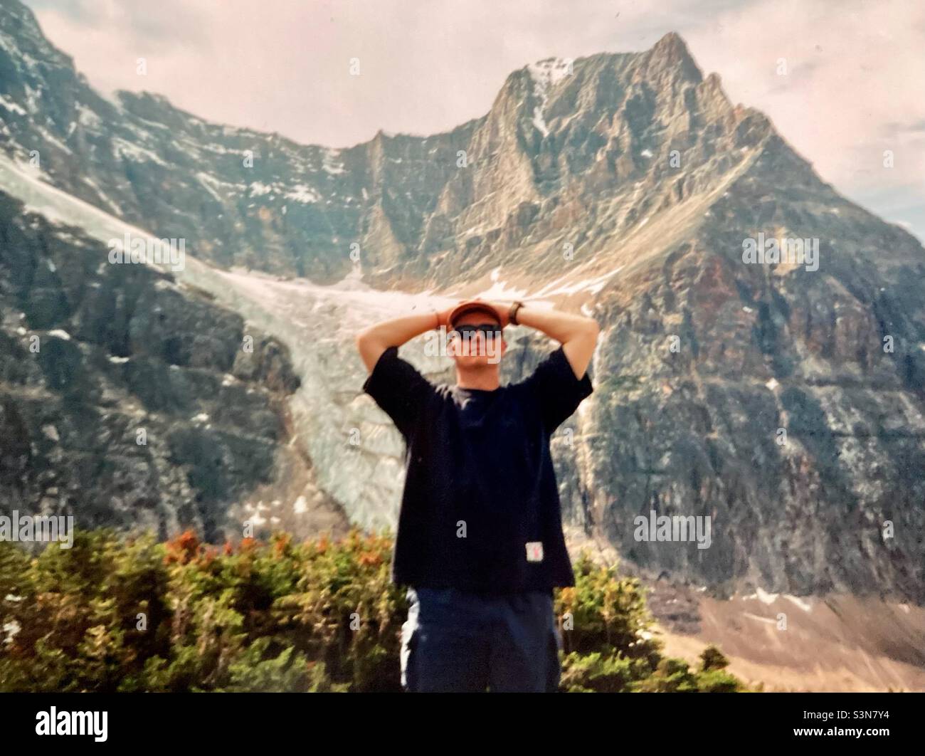 Angel Glacier and attitude, Mount Edith Cavell, Alberta, Canada! - Image de stock capturée avec un smartphone
