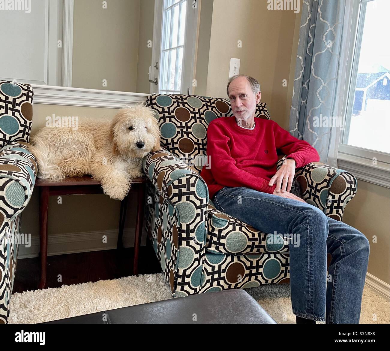 L'homme et un coolé d'or Banque D'Images