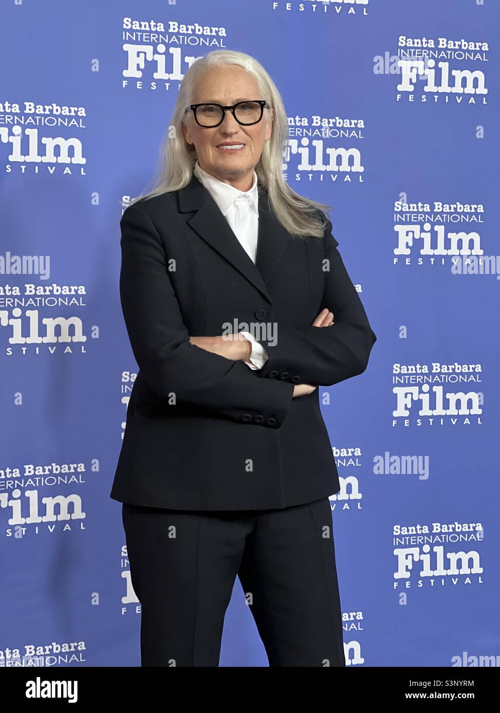 9 mars 2022 Jane Campion, la directrice nominée aux Oscars, marche le tapis rouge au Festival international du film de Santa Barbara. Credit: Lisa Werner/ Alay/ Stockimo News Banque D'Images