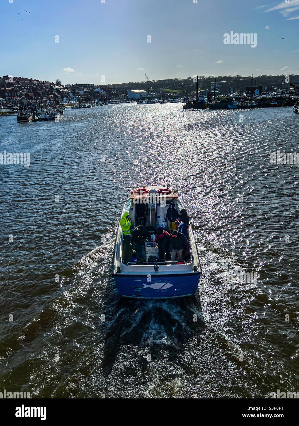 Whitby pêcheurs sur la rivière esk - Image de stock capturée avec un smartphone