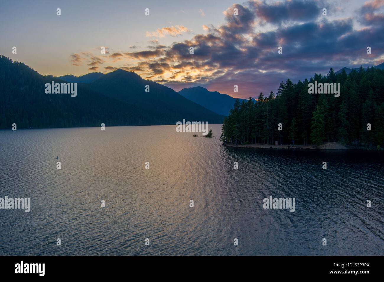 Lac de l'État de Washington au coucher du soleil Banque D'Images