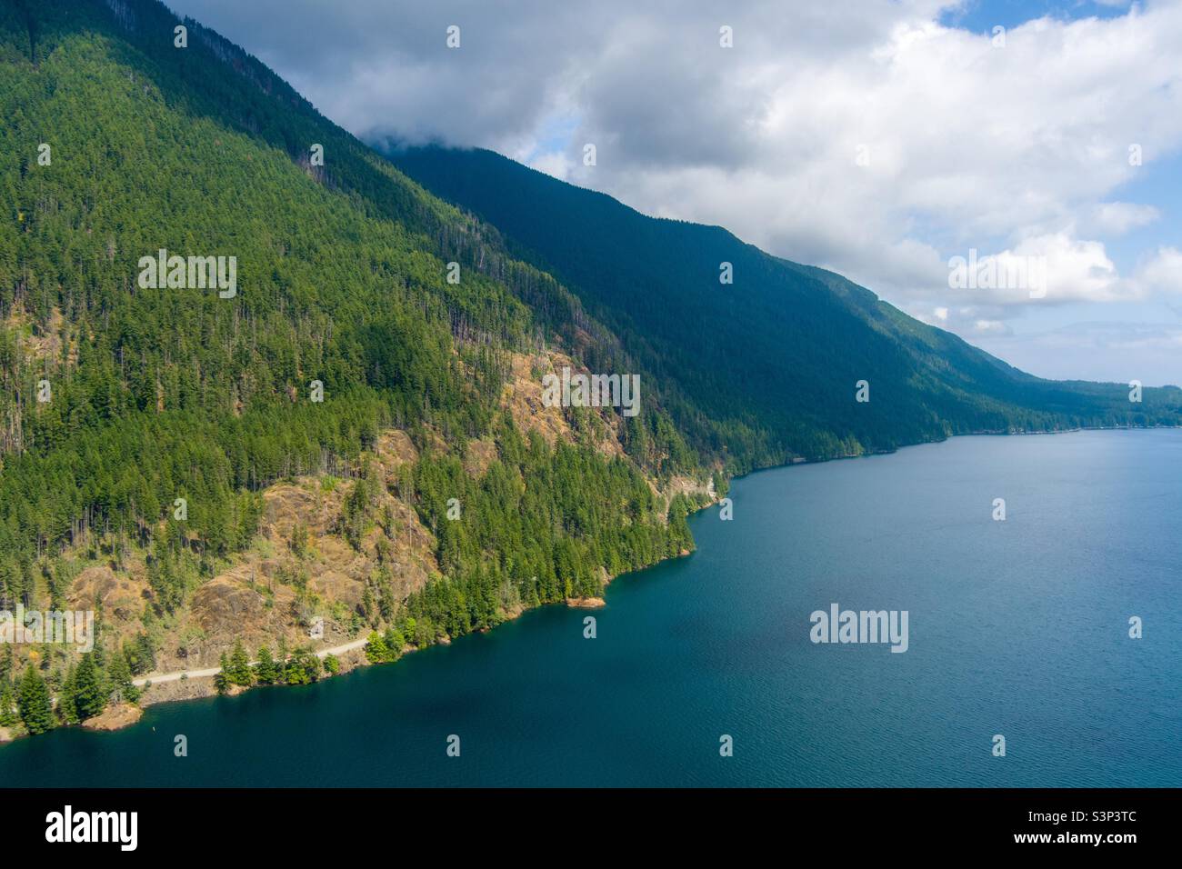 Rive du lac Cushman Banque D'Images