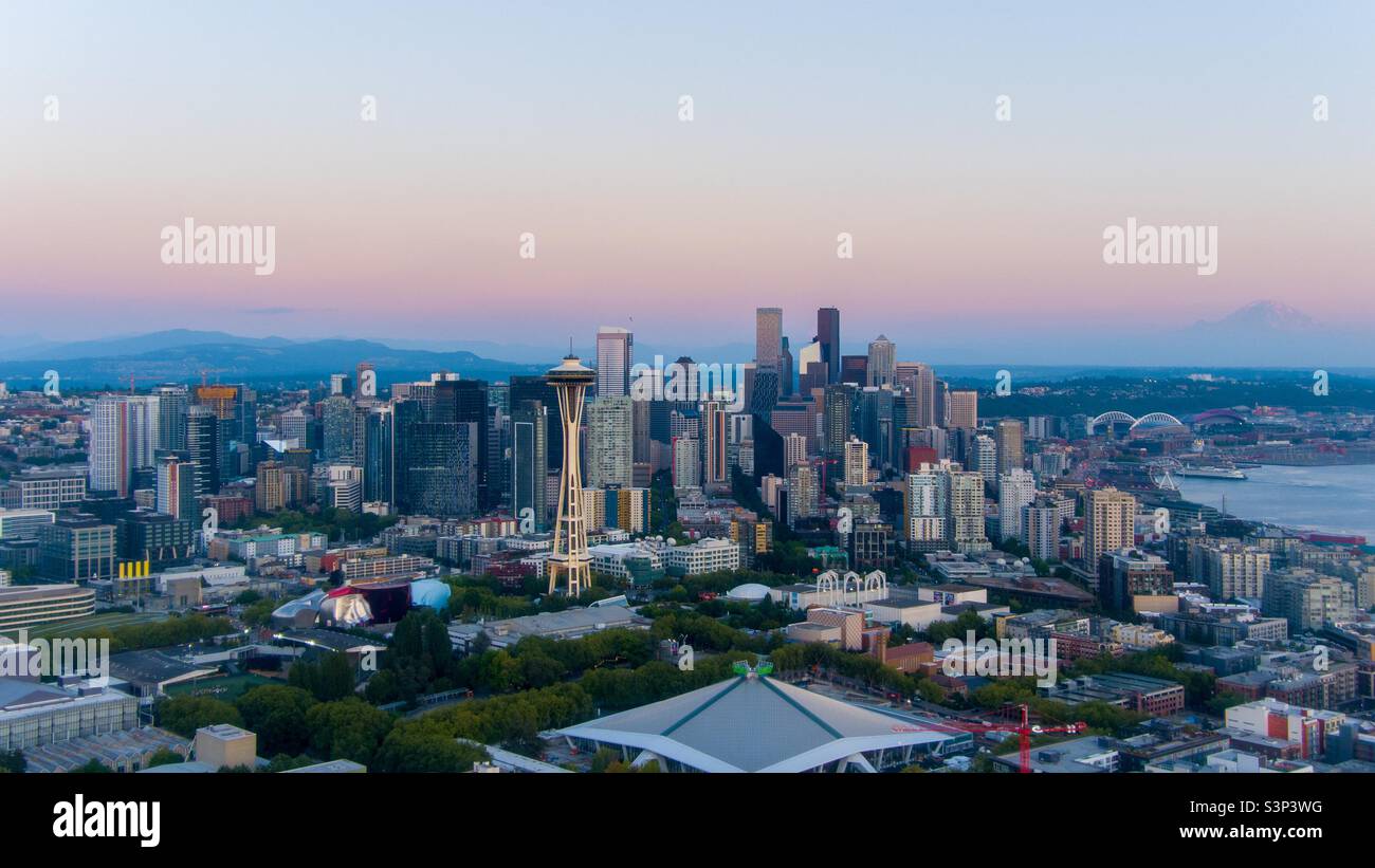 Seattle, Washington, paysage urbain au coucher du soleil Banque D'Images