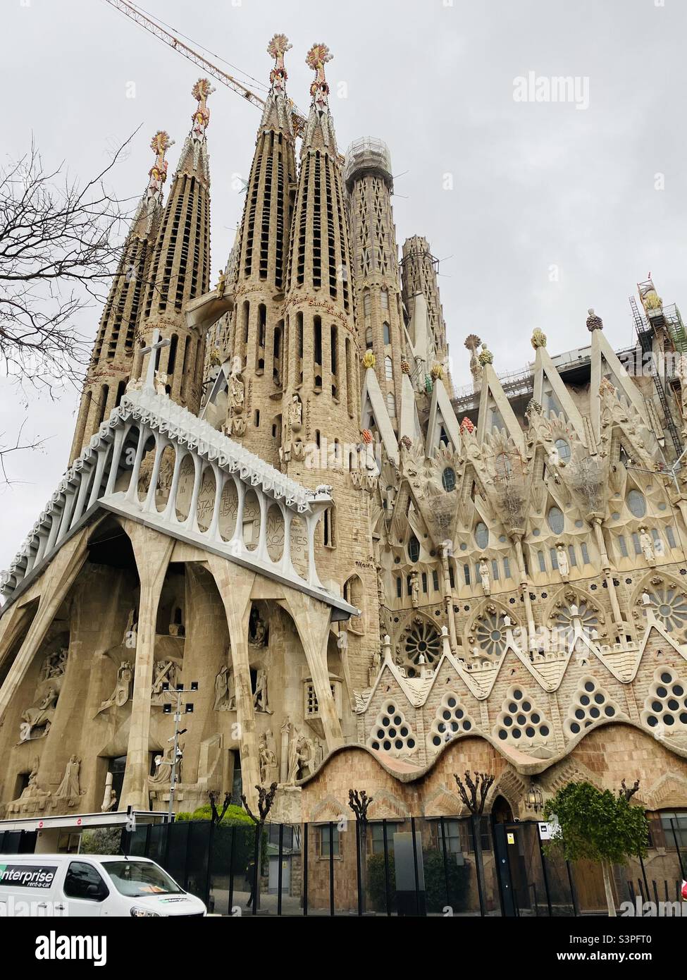 La Sagrada Familia, Barcelone, Catalogne, Espagne, Europe. Mars 2022. - Image de stock capturée avec un smartphone