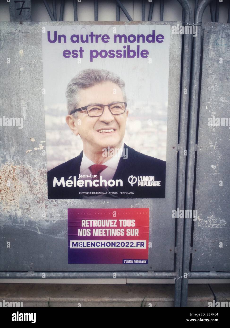 Affichage réglementaire devant un bureau de vote pour les élections présidentielles françaises Banque D'Images