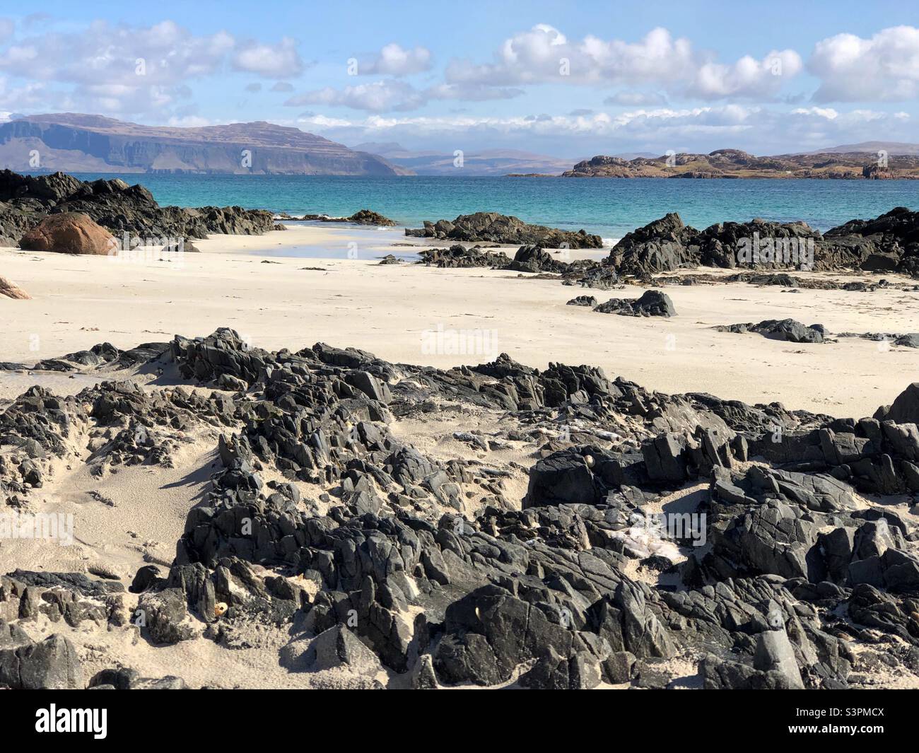 Plage de sable blanc, île d'Iona, Écosse - Image de stock capturée avec un smartphone