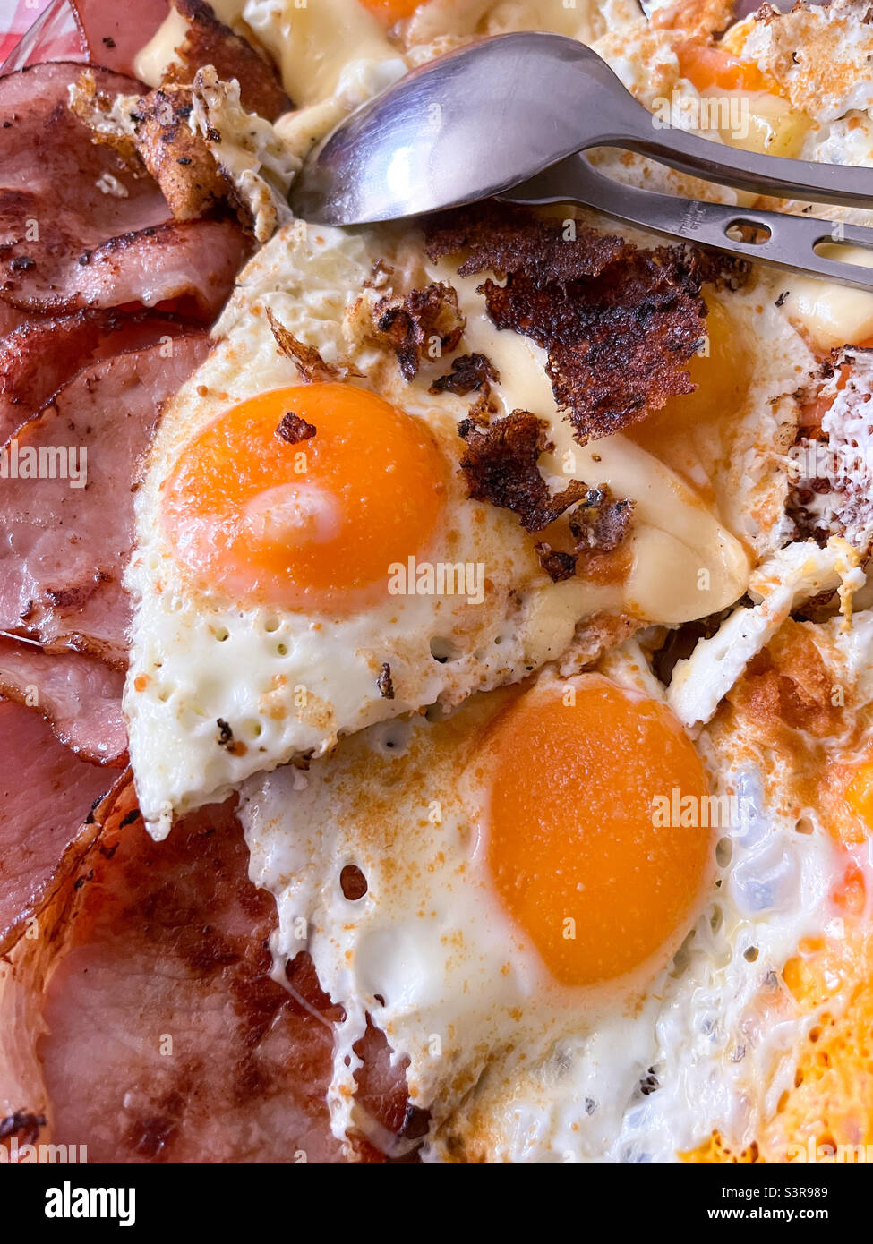 Assiette de bacon et œufs Banque D'Images