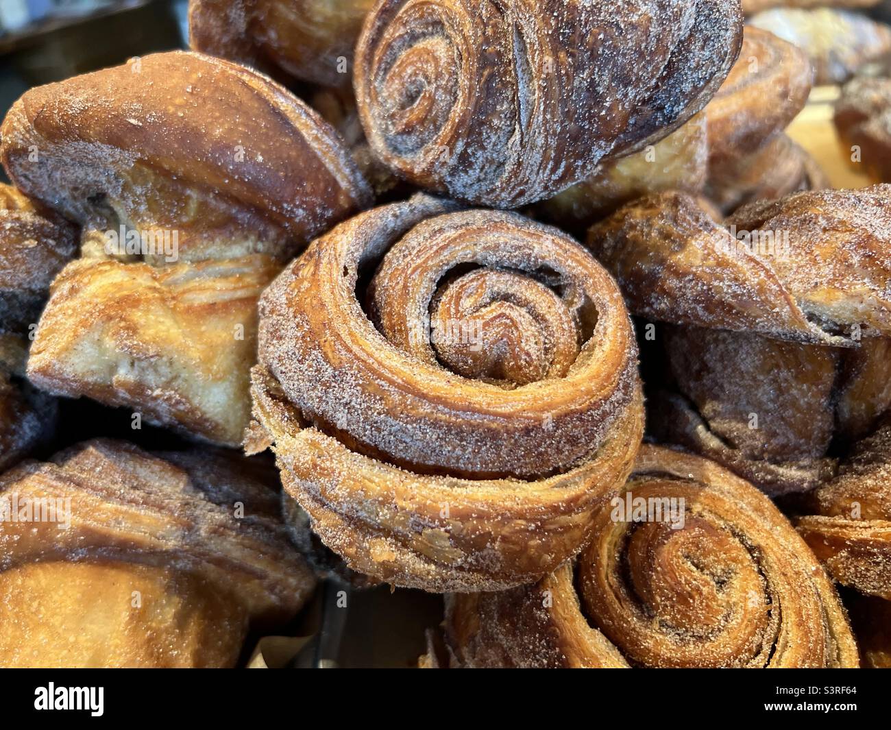 Gros plan sur les petits pains à la cannelle Banque D'Images