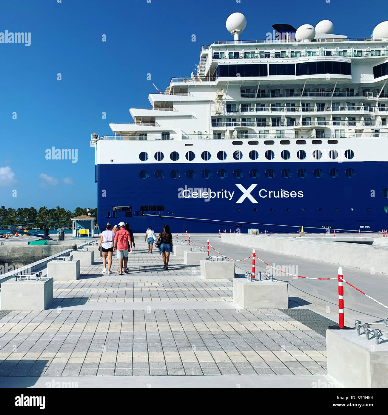 Mars 2022, Celebrity Cruises bateau dans le port de Prince George Wharf, Nassau, Bahamas Banque D'Images