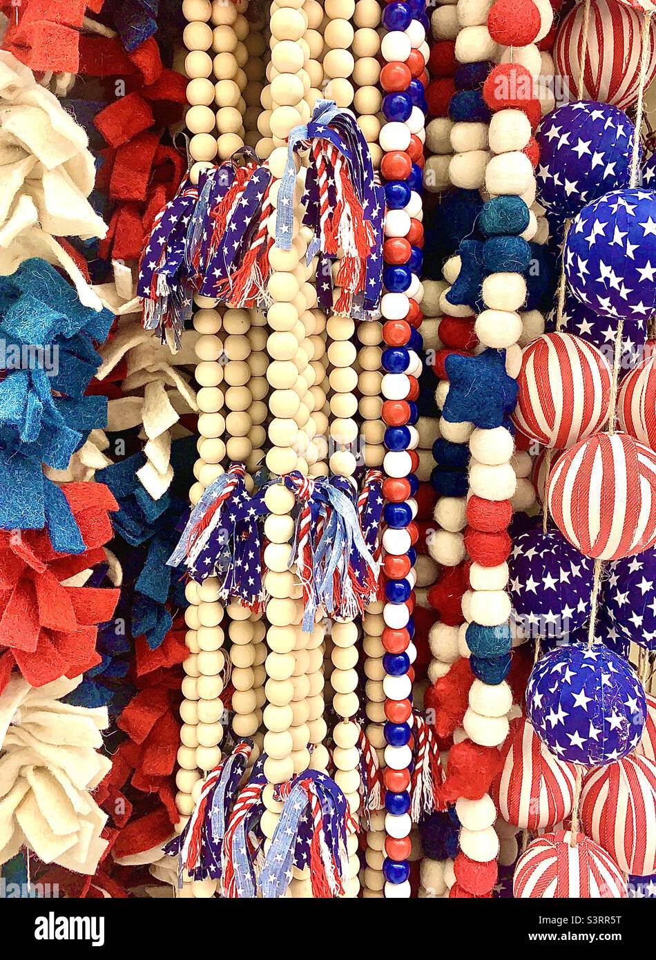 Patriotisme quatrième de juillet fête de l'indépendance perles et décorations - Image de stock capturée avec un smartphone