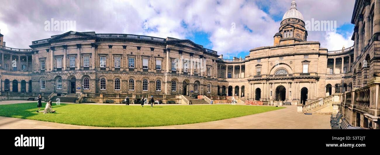 Old College est un bâtiment de la fin du 18th siècle de l'Université d'Edimbourg, en Écosse. Il abrite des parties de l’administration de l’Université, l’École de droit et la Talbot Rice Gallery. Banque D'Images