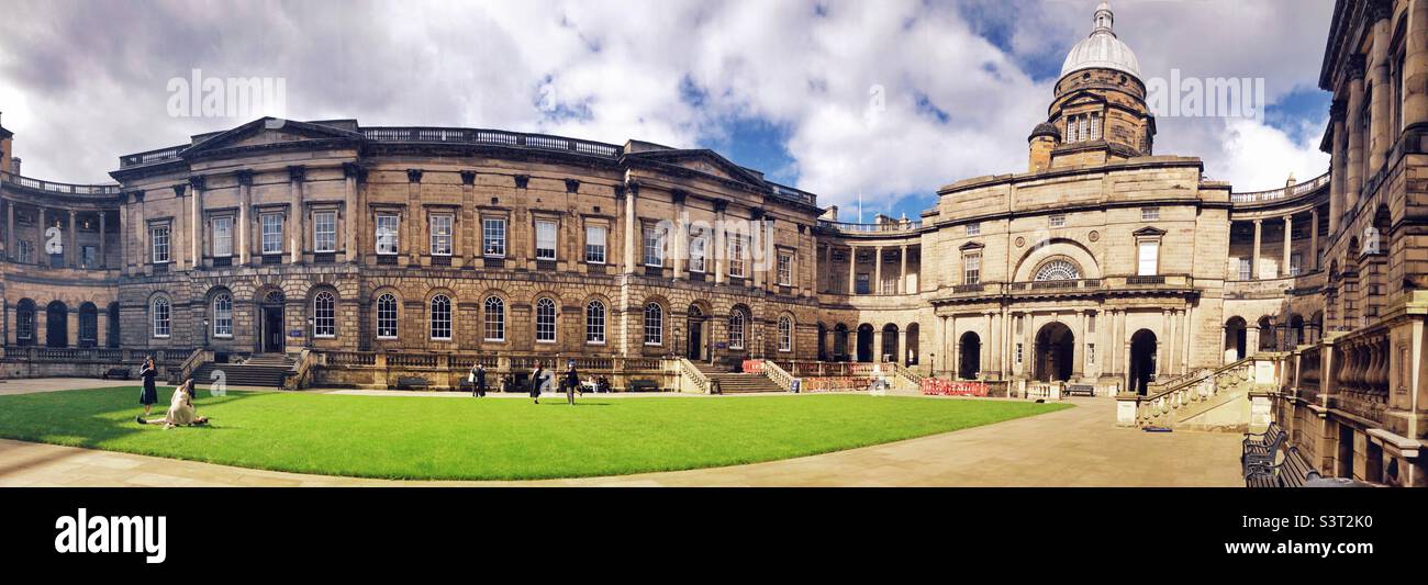 Old College est un bâtiment de la fin du 18th siècle de l'Université d'Edimbourg, en Écosse. Il abrite des parties de l’administration de l’Université, l’École de droit et la Talbot Rice Gallery. Banque D'Images