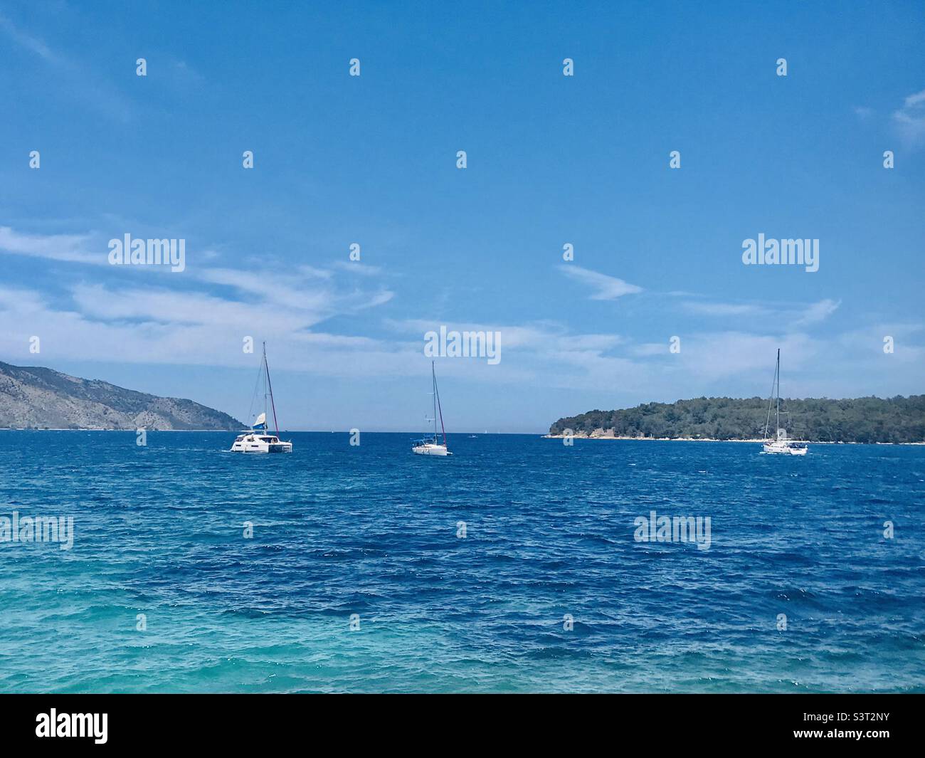 Vue sur la baie de Stari Grad sur l'île de Hvar, Croatie Banque D'Images