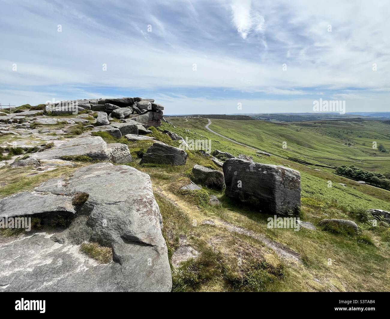 Vue sur le sommet de Stanage Edge dans le Peak District Banque D'Images