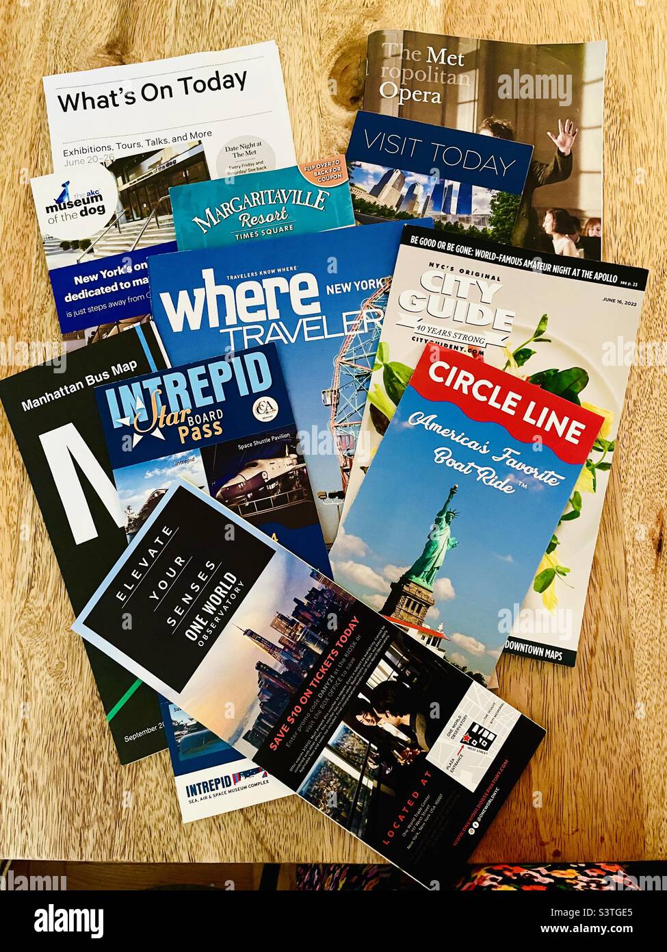 Une sélection de brochures touristiques pour New York Banque D'Images