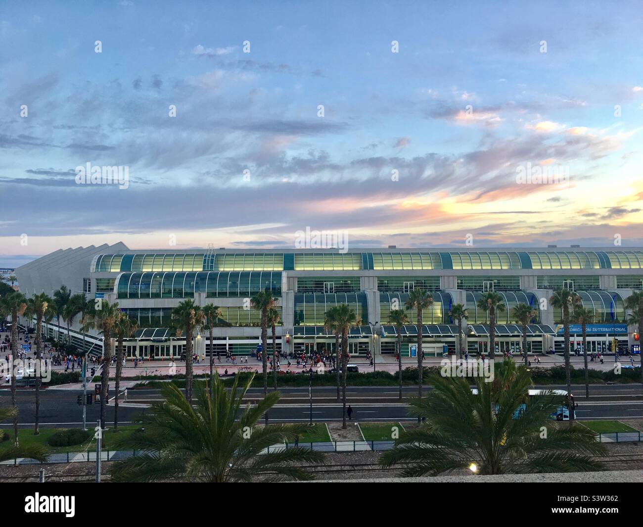 Centre de congrès de San Diego sur 18 juillet 2018 pendant la convention Comic con. - Image de stock capturée avec un smartphone