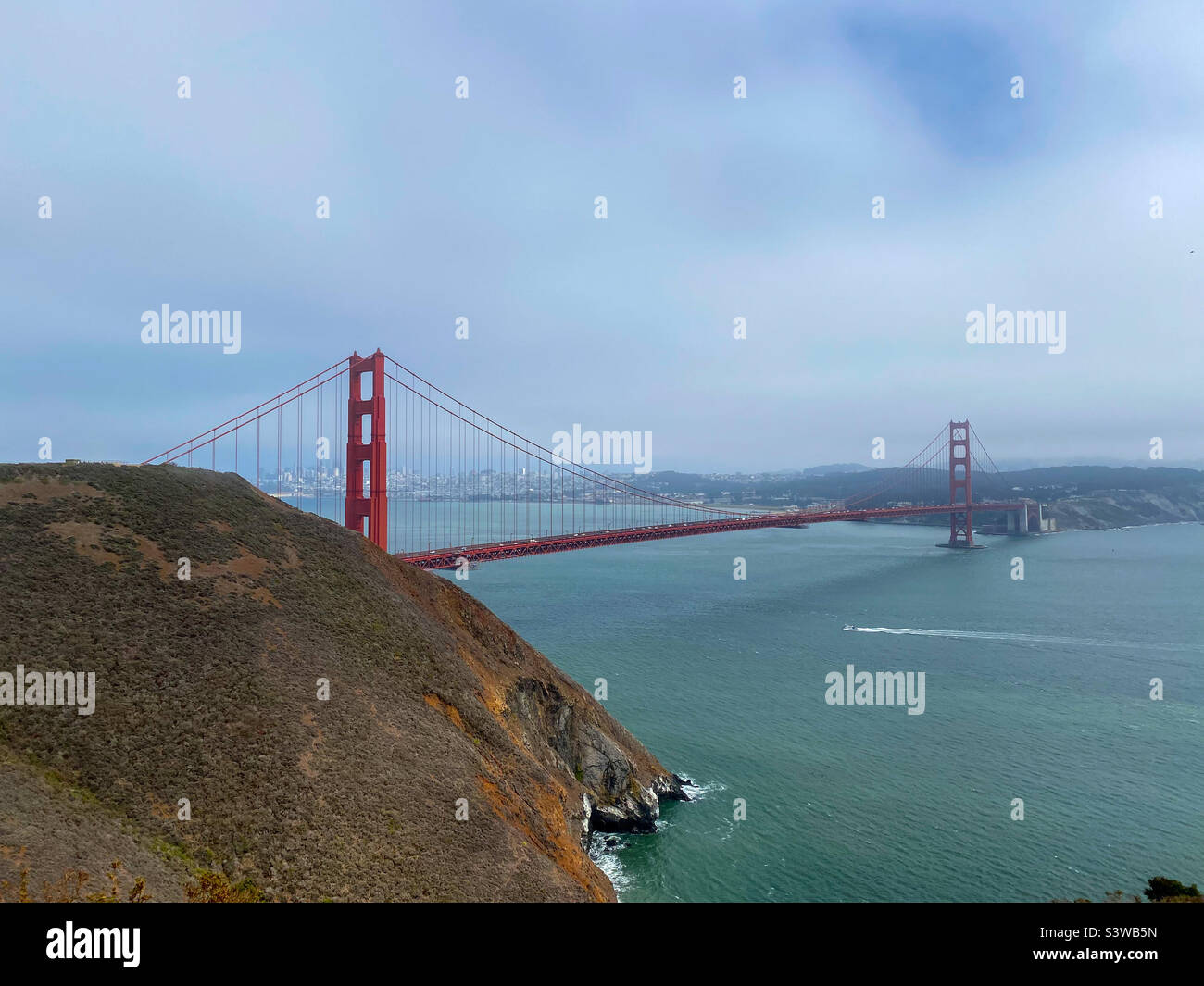 Le Golden Gate Bridge à San Francisco en Californie, États-Unis - Image de stock capturée avec un smartphone