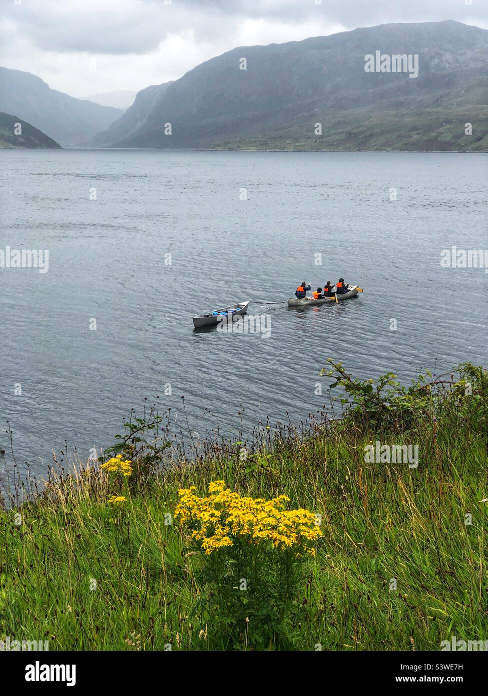 Activités de plein air, canoë-kayak au Loch Glensoul, Kylesku Sutherland, nord-ouest de l'Écosse - Image de stock capturée avec un smartphone