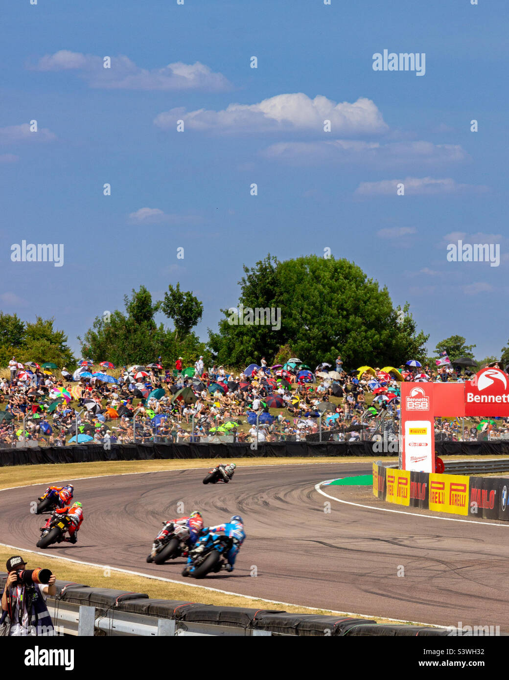 Des motos se disputent le circuit de thruxton Banque D'Images