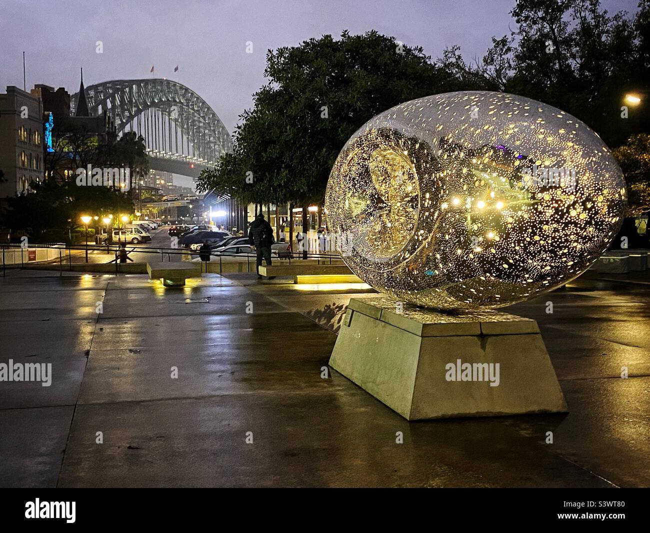 Œuvres d'art au musée d'art contemporain et Sydney avec le pont du port de Sydney Banque D'Images